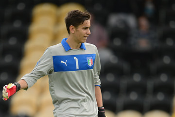 Napoli leter etter nye målvakt